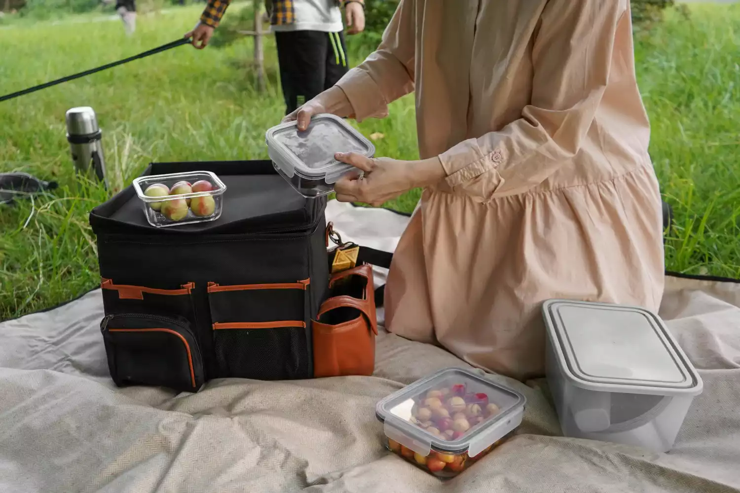 lightweight picnic blanket